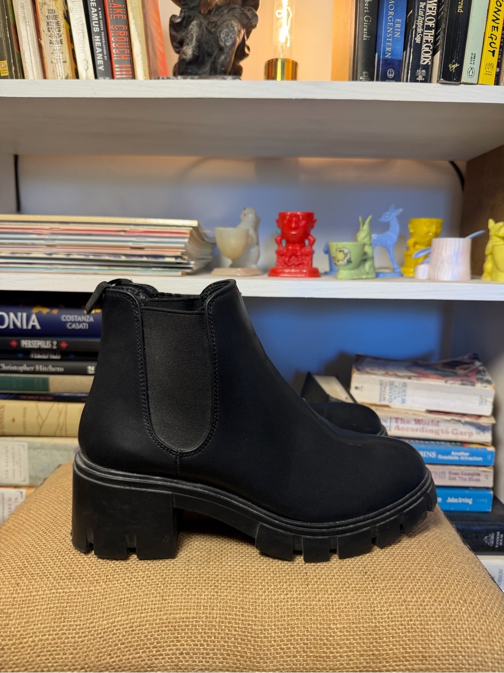 Black Chelsea Lug Sole Ankle Boots - Women